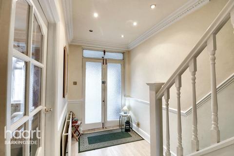 3 bedroom terraced house for sale, Denham Drive, Gants Hill