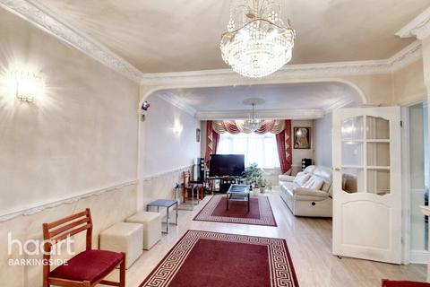 Denham Drive, Gants Hill
