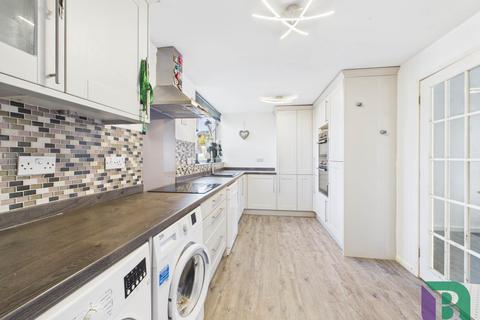 12 Garry Close, Bletchley, Milton Keynes, MK2 3HA