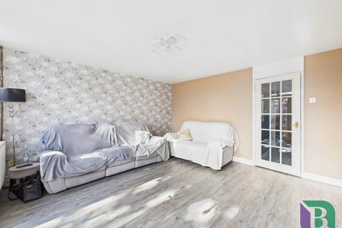 12 Garry Close, Bletchley, Milton Keynes, MK2 3HA
