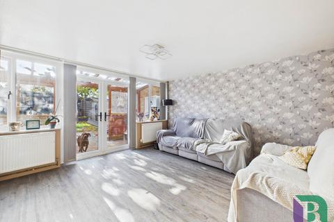 12 Garry Close, Bletchley, Milton Keynes, MK2 3HA