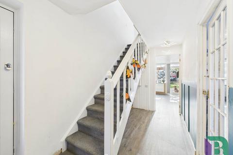 12 Garry Close, Bletchley, Milton Keynes, MK2 3HA