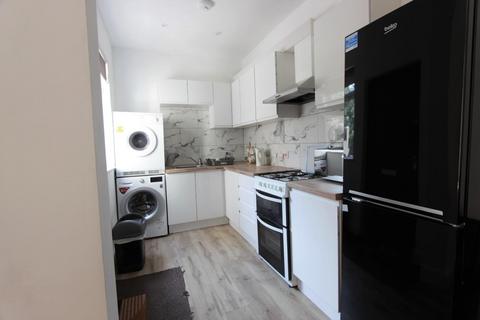 4 bedroom terraced house to rent, Denham Road, Sheffield, S11 8NE