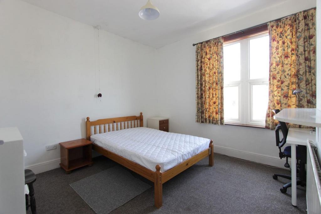 4. Bedroom 2.jpg