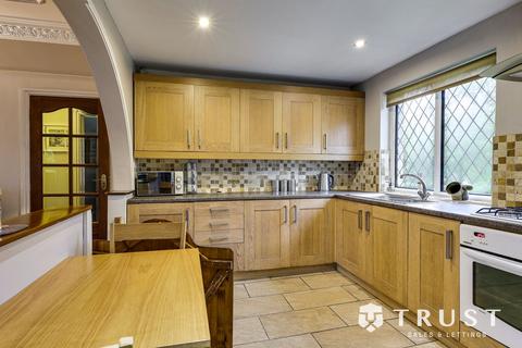 2 bedroom detached bungalow for sale, Whitechapel Road, Cleckheaton, BD19
