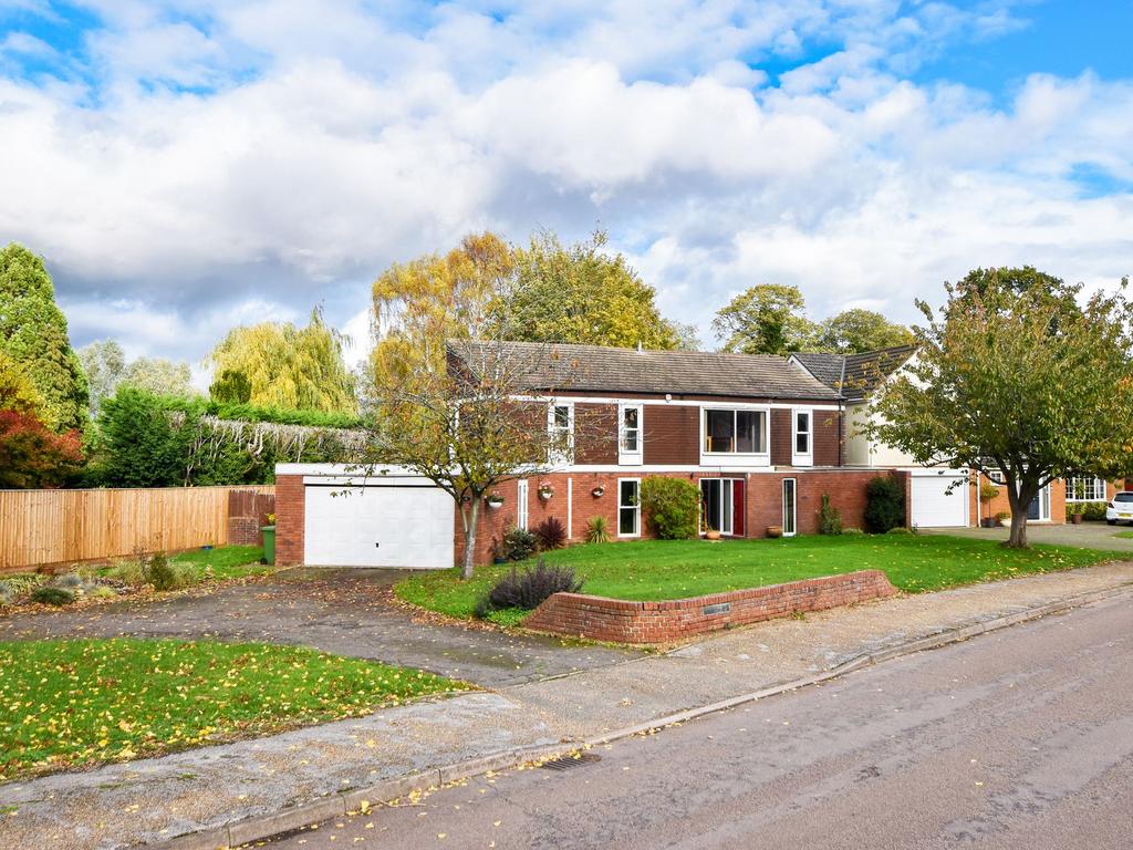12 Manor Park