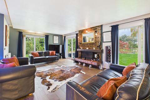 4 bedroom detached house for sale, Manor Park, Nether Heyford, NN7