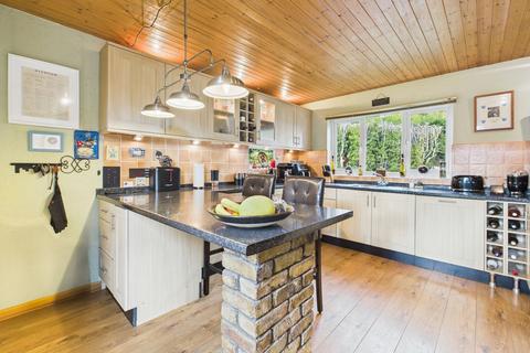 4 bedroom detached house for sale, Manor Park, Nether Heyford, NN7