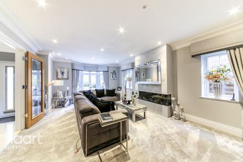 undefined, Kenmore Close, Epsom