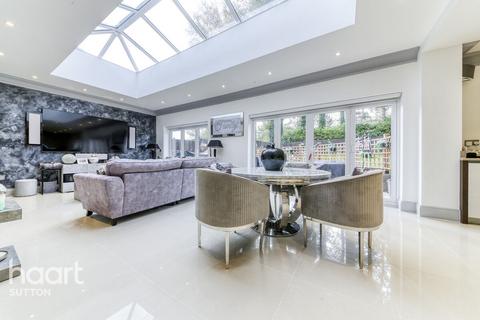 undefined, Kenmore Close, Epsom