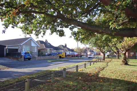 2 bedroom bungalow for sale, Slade Road, Holland on Sea, CO15 5EJ