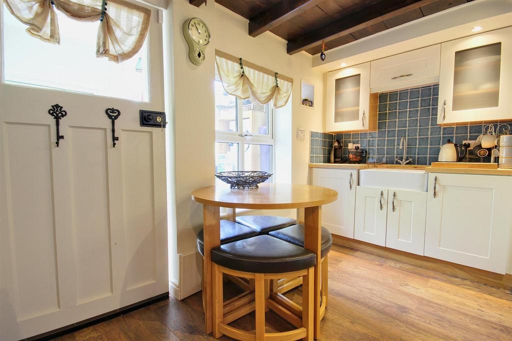 Dining kitchen