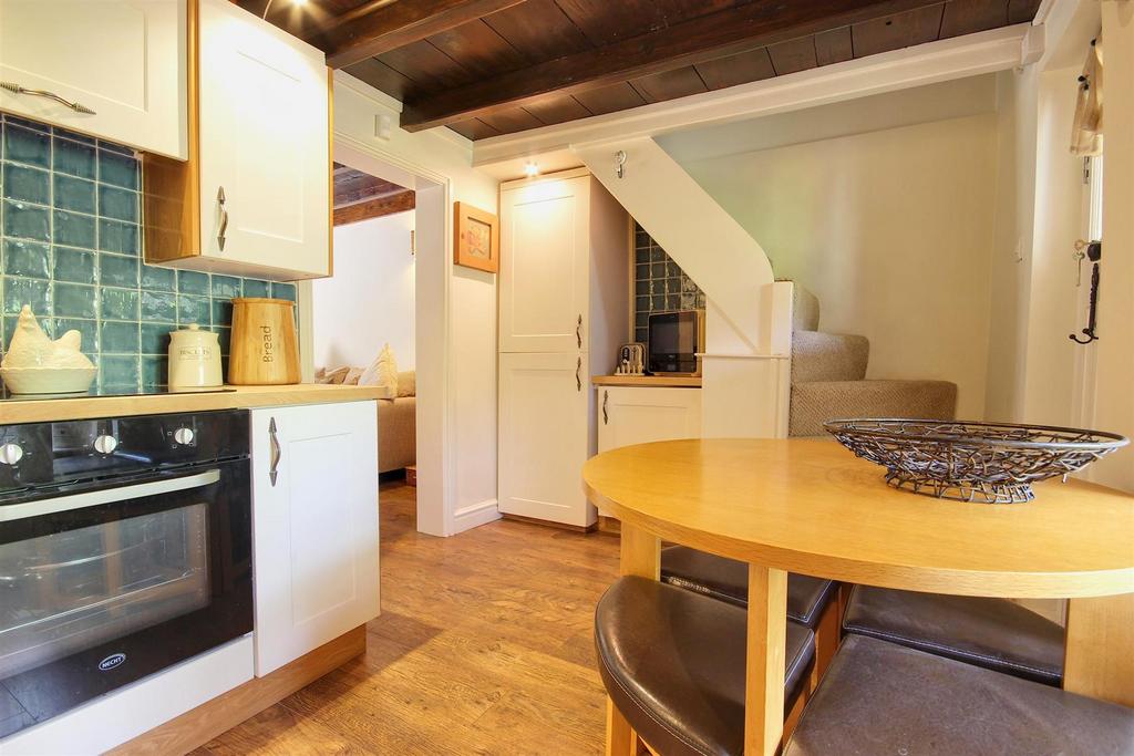 Dining kitchen
