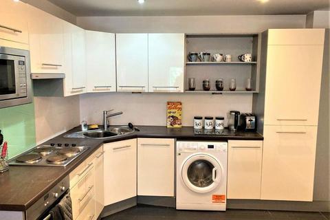 2 bedroom apartment to rent, Barnfield House, Salford Approach, Salford