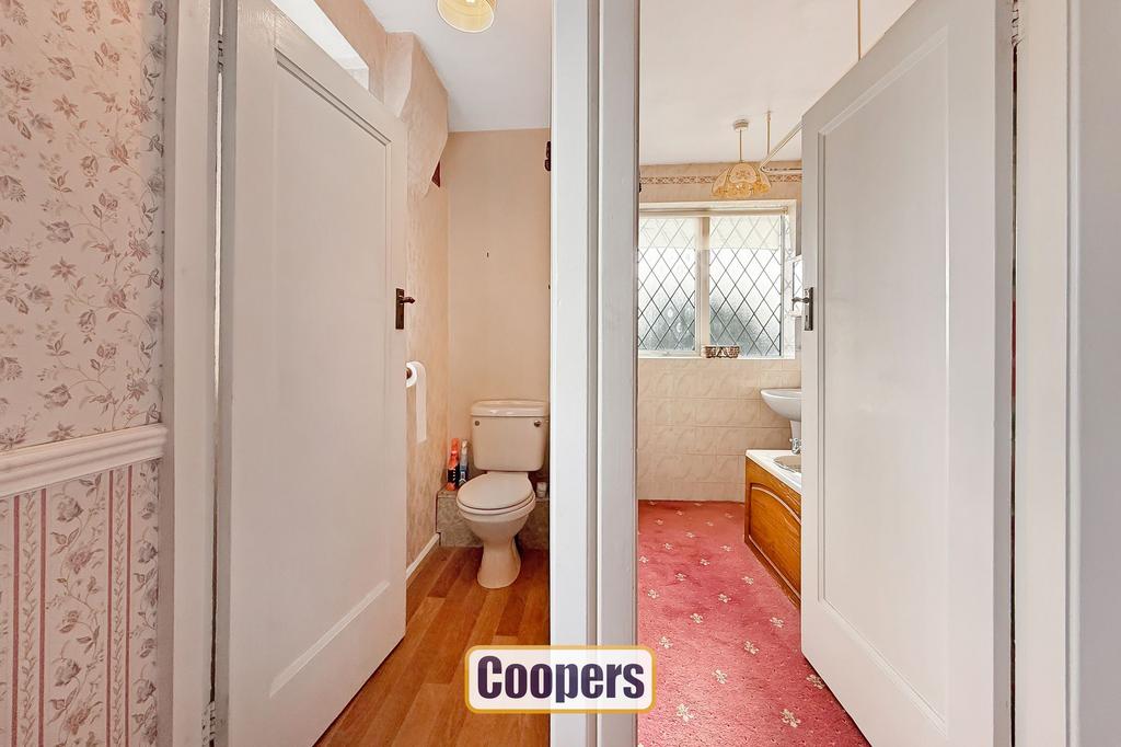 WC (first floor)