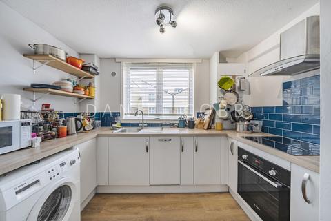 1 bedroom flat for sale, Cromwell Road, London, SW9