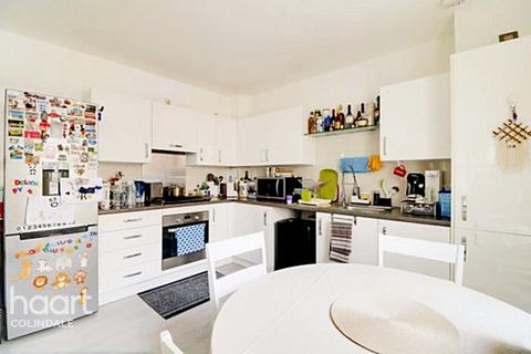 2 bedroom apartment for sale, Edgecumbe Avenue, NW9