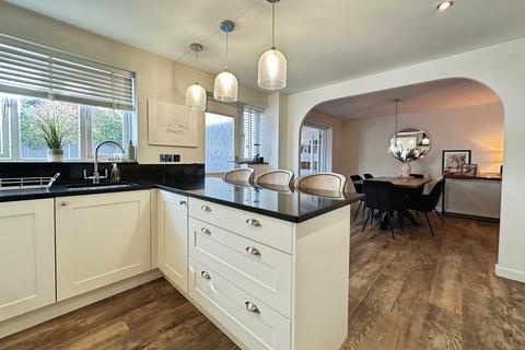 4 bedroom detached house for sale, Barons Close, Kirby Muxloe, LE9