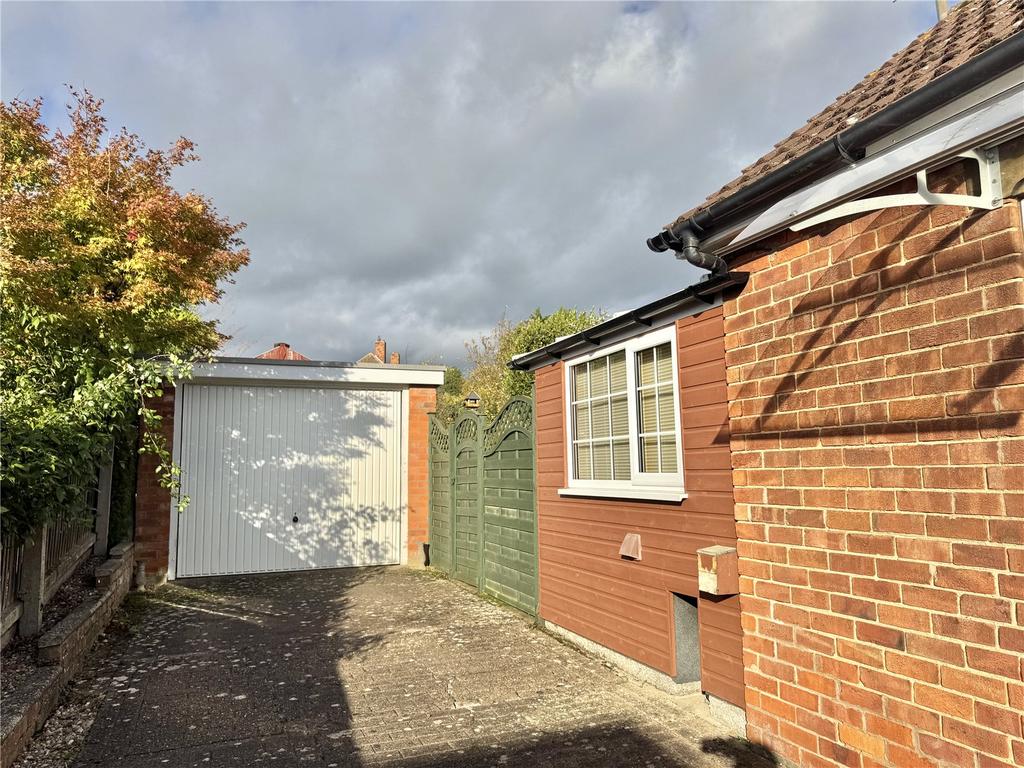 Driveway/ Garage
