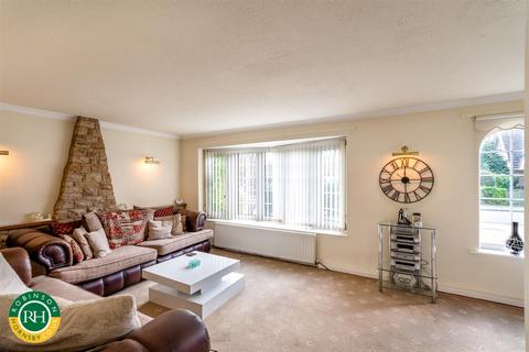 4 bedroom detached house for sale, Swannington Close, Bessacarr, Doncaster