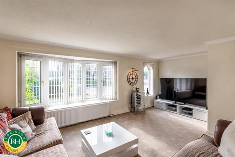 4 bedroom detached house for sale, Swannington Close, Bessacarr, Doncaster