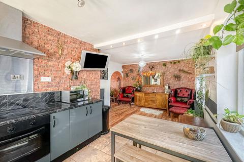 3 bedroom semi-detached house for sale, Hooks Lane, Hull HU12