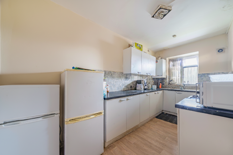 undefined, Monarch Parade, Mitcham CR4