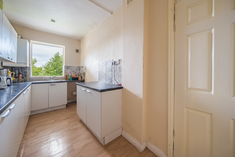 undefined, Monarch Parade, Mitcham CR4
