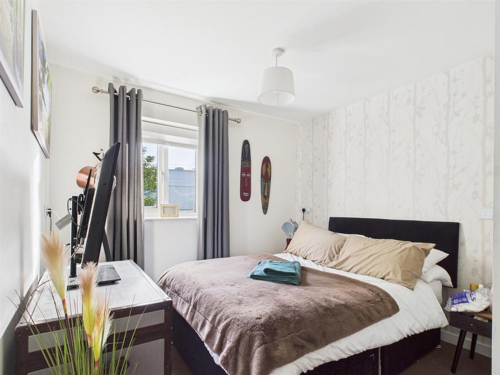 Bed 1.jpg