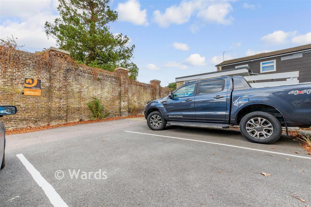 Driveway/Parking