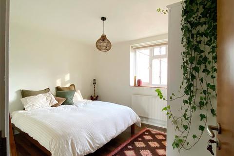 2 bedroom apartment for sale, Penshurst Road, London, E9