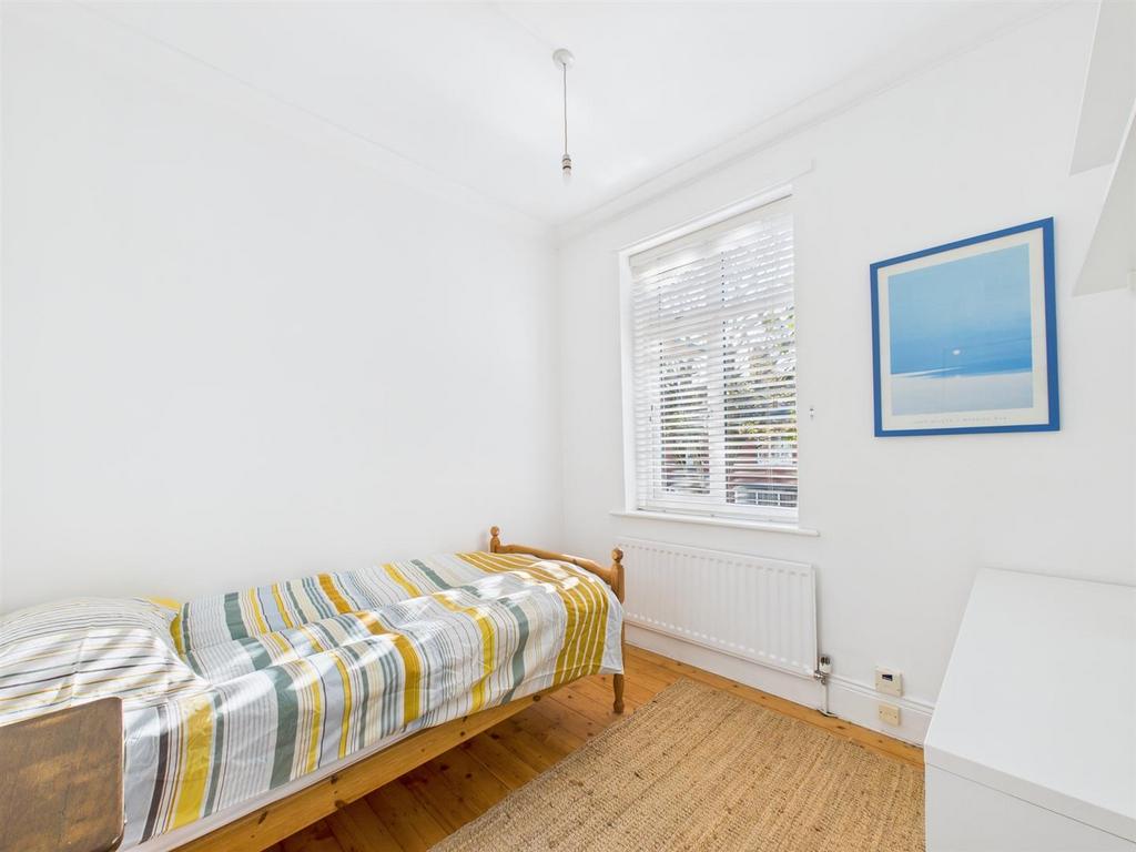 Bed 3.jpg