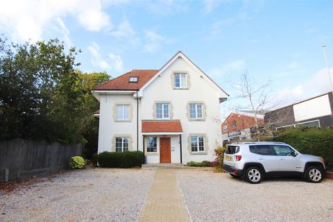 Milford Road, Lymington
