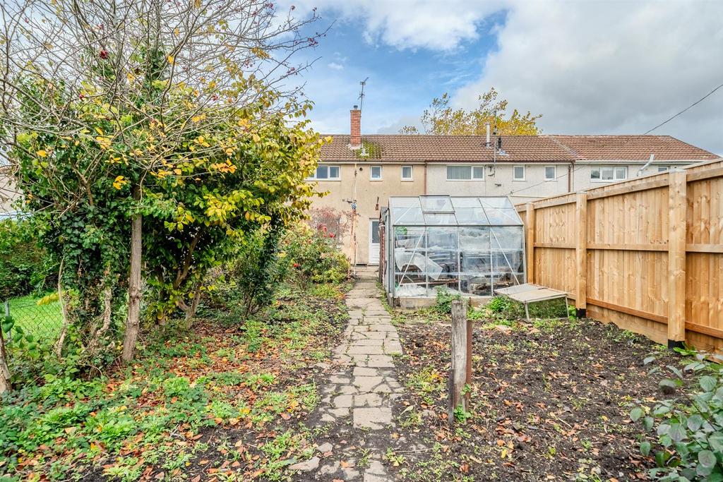 15 Field View Road-6.jpg