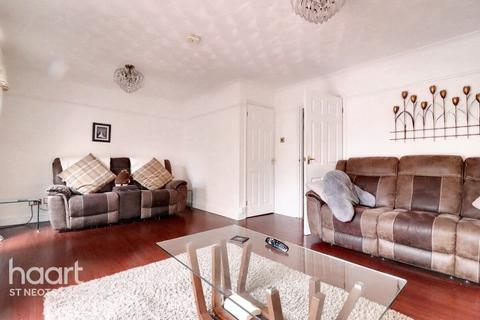 undefined, Philip Gardens, Eynesbury