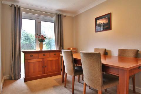 undefined, Wynyards Close, Tewkesbury