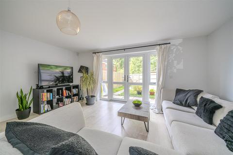3 bedroom house to rent, Juno Road, Hemel Hempstead