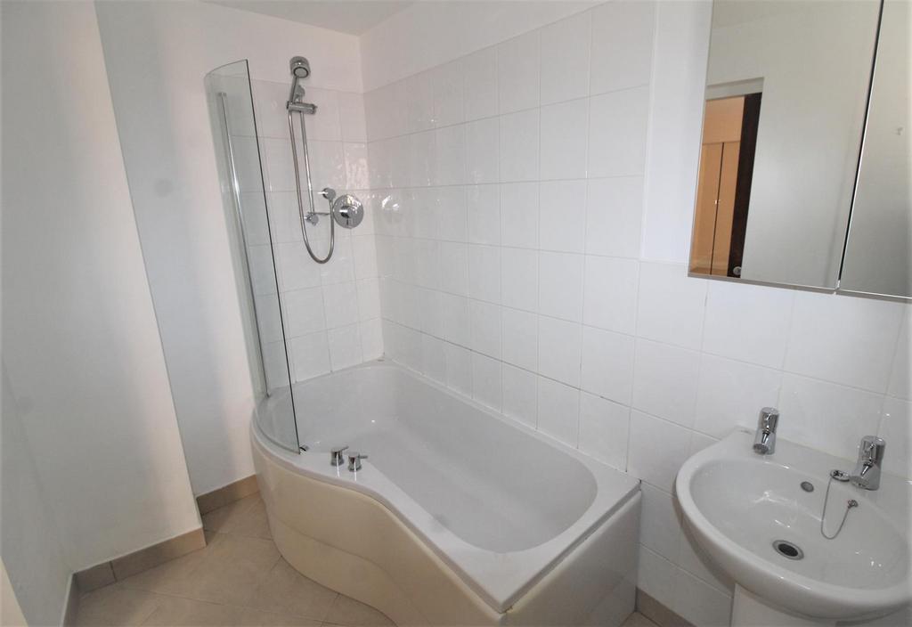En-Suite Bathroom