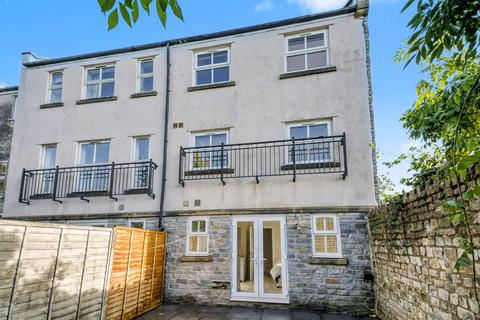 undefined, Central Wells