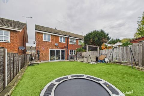 4 bedroom semi-detached house for sale, Waivers Way, Aylesbury, Buckinghamshire