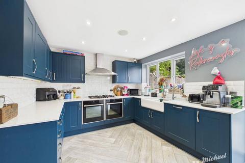 4 bedroom semi-detached house for sale, Waivers Way, Aylesbury, Buckinghamshire