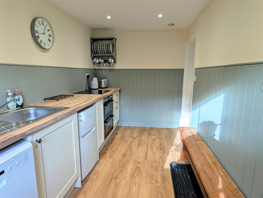 PXL 20251023 100132562.MP~2.jpg