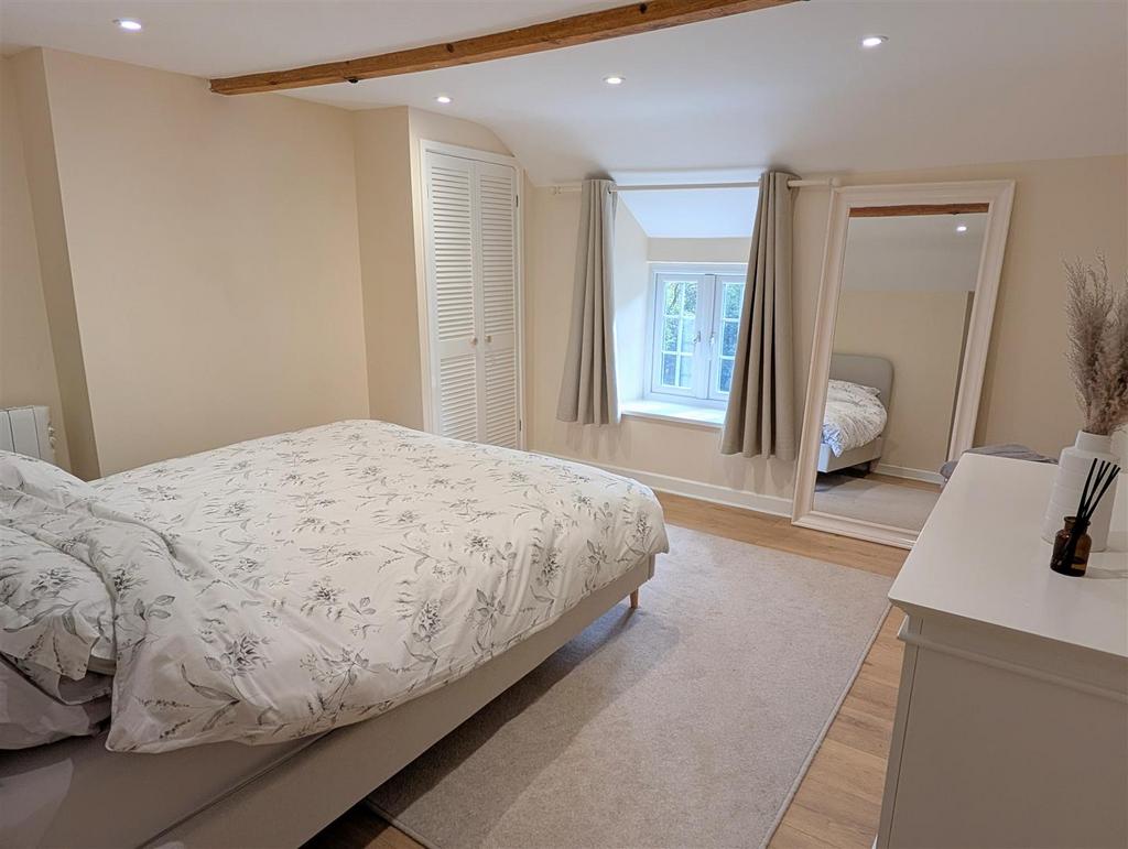 PXL 20251023 095057506.MP~2.jpg