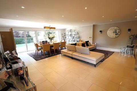 undefined, Nascot Wood Road, Watford, Hertfordshire, WD17 4WE
