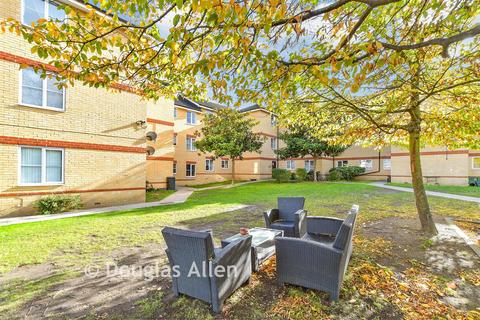 2 bedroom apartment for sale, Timberlog Lane, Basildon, Essex