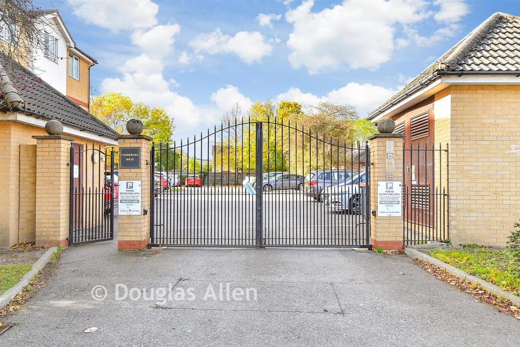 Driveway/Parking