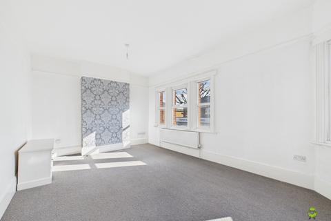 3 bedroom maisonette to rent, 296a, Broadway, BEXLEYHEATH, DA6