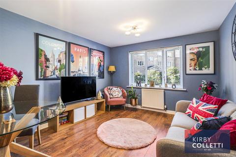 2 bedroom apartment for sale, Woollens Grove, Hoddesdon