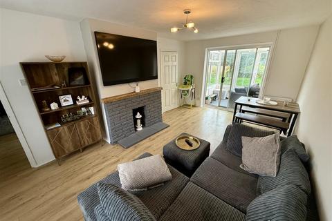 undefined, Spinney Crescent, Dunstable