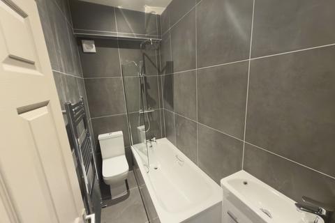3 bedroom terraced house to rent, Castleford Street, L15 8JP,